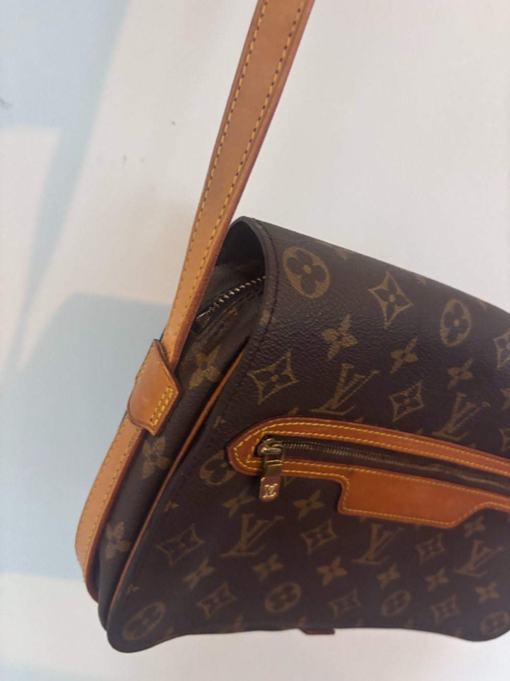 Louis Vuitton Vintage Crossbody w/COA - Picture 15 of 16